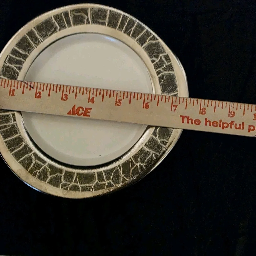 Michael Wainwright Black And‎ Silver Ceramic Art Plate 7.5